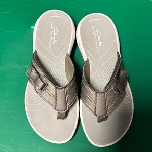 Clarks Cloudsteppers Black and Gray Sandals